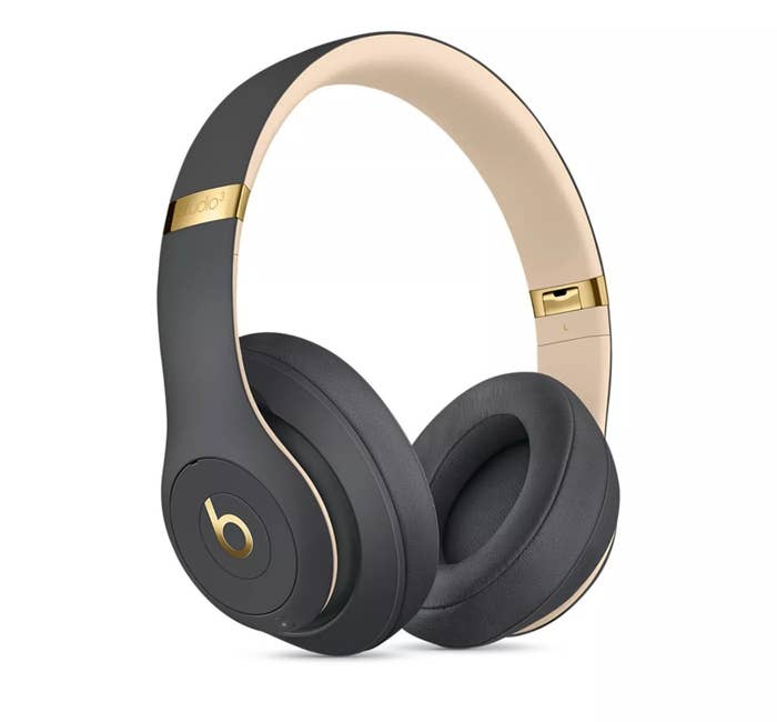 Headphones Wireless Beats Studio3 – The Beats Skyline Collection Shadow Grey - MXJ92PA